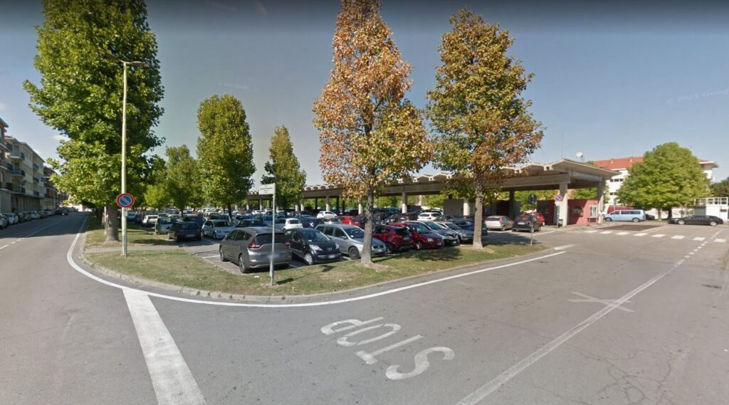 Alba (Cuneo) – Piazza Mercato Ortofrutticolo – Parcheggio Camper