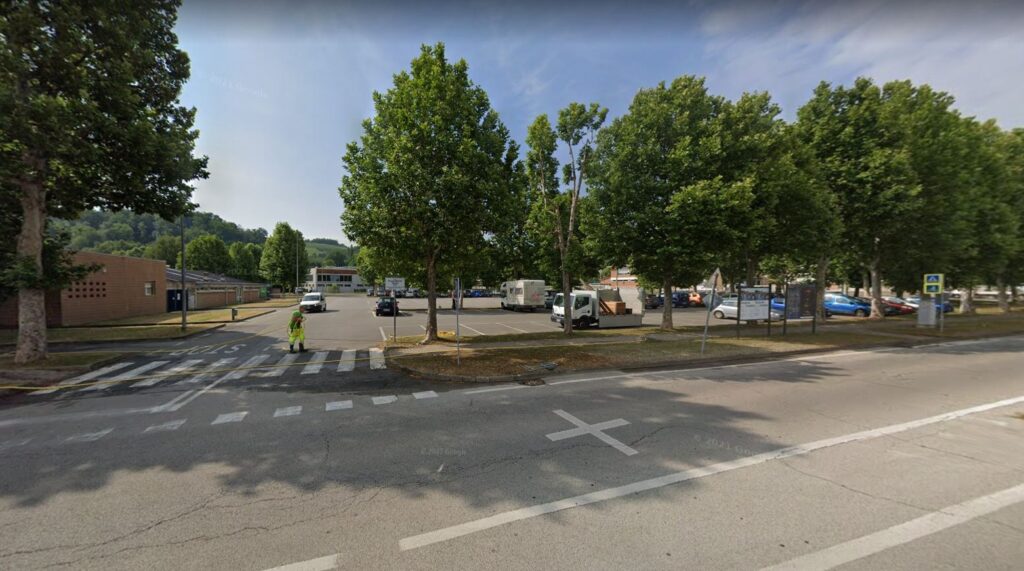 Alba (Cuneo) – Piazza Giovanni Battista Gianolio – Parcheggio Camper