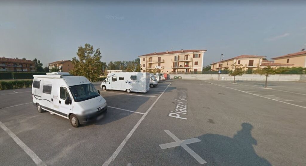 Cherasco (Cuneo) – Piazza Giovanni Paolo II – Area Camper