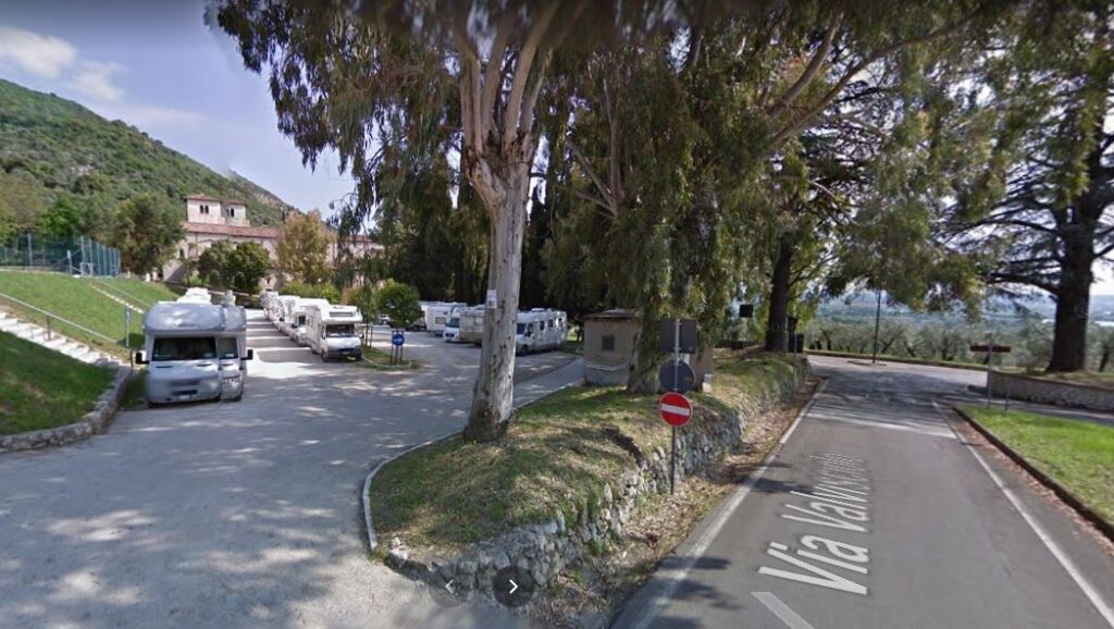 Sermoneta (Latina) – Abbazia di Valvisciolo – Parcheggio Camper