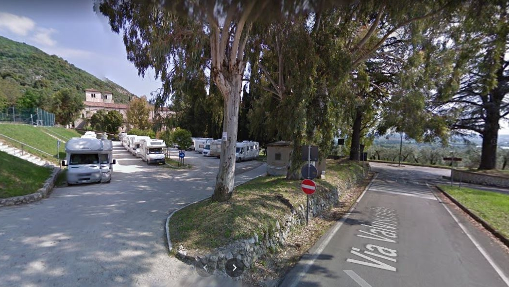 Sermoneta (Latina) – Abbazia di Valvisciolo – Parcheggio Camper