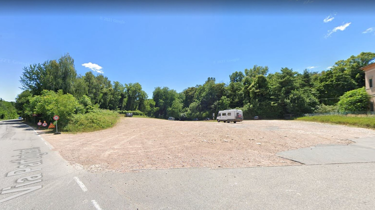 Arona (Novara) – Via Partigiani 59 – Parcheggio Camper