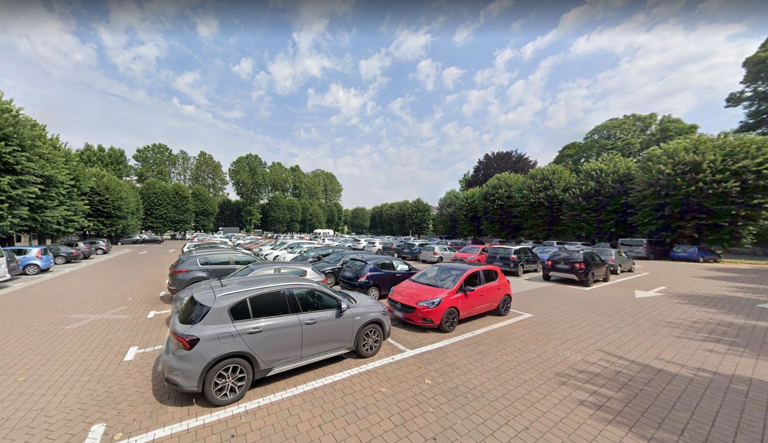 Borgomanero (Novara) – Piazza Salvo d’Acquisto – Parcheggio Camper