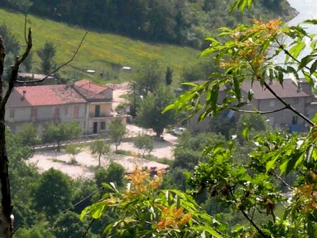 Castel di Tora (Rieti) – Via Turanense – Area Camper