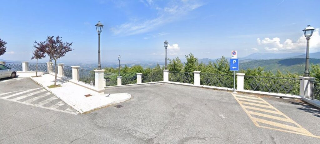 Castel San Pietro Romano (Roma) – Via Vittorio Veneto 26 – Parcheggio Camper