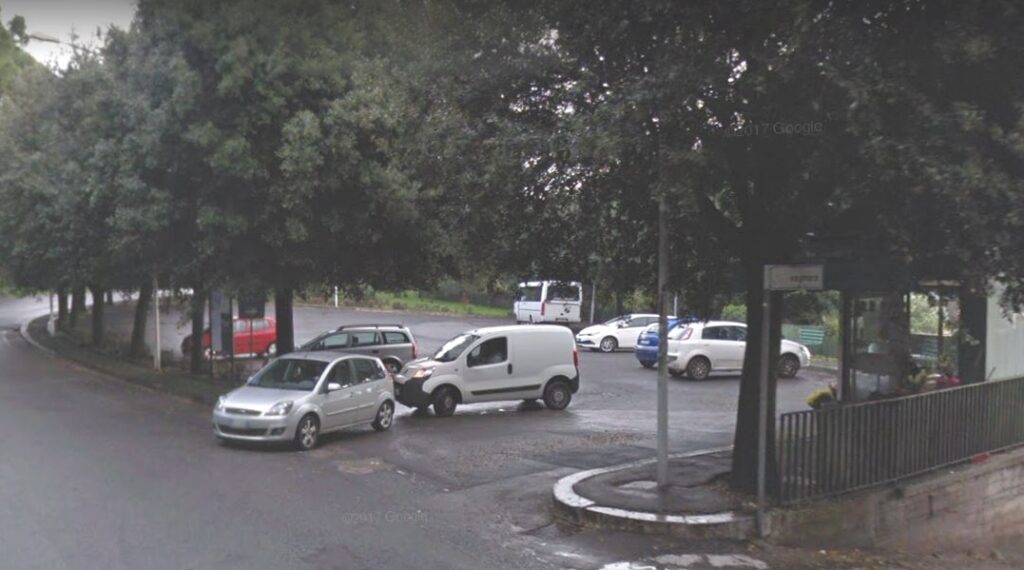 Lanuvio (Roma) – Via Giovanni XXIII – Parcheggio Camper