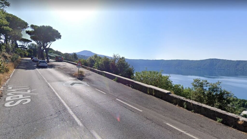 Marino (Roma) Via dei Laghi – Parcheggio Camper