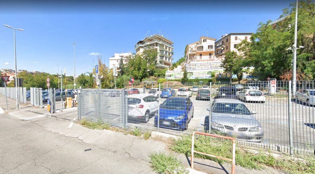 Roma (RM) – Via Lucio II , 120 – Parcheggio Camper
