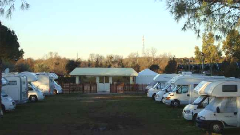 Roma (RM) – Miralago Roma Est – Area Camper
