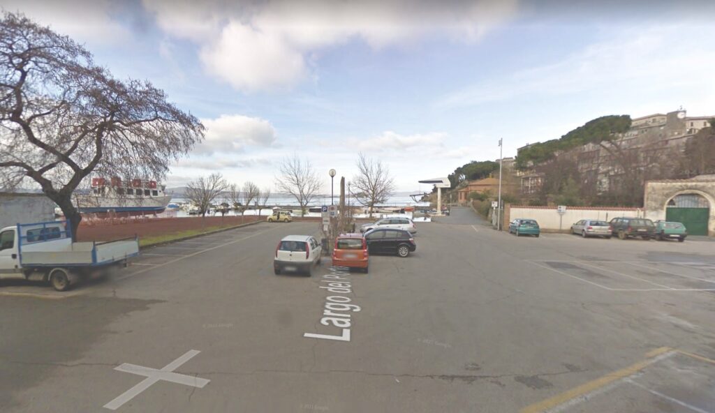 Capodimonte (Viterbo) – Largo del Porto 41 – Parcheggio Camper