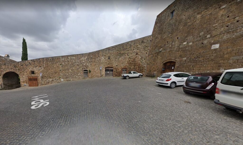 Celleno (Viterbo) – Piazza Mercato – Parcheggio Camper