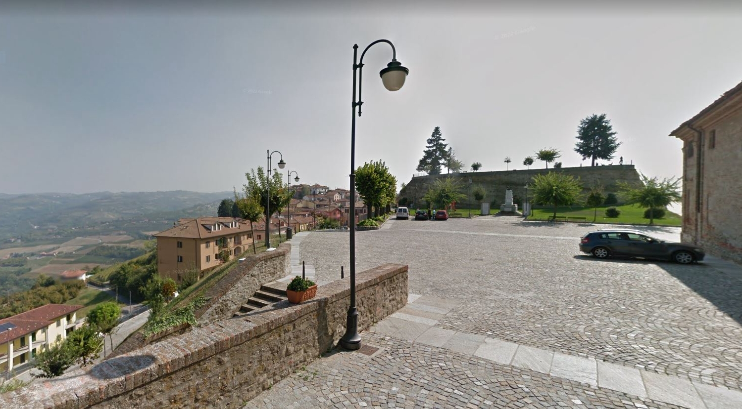 Diano d’Alba (Cuneo) – Piazza della Chiesa San Giovanni – Parcheggio Camper