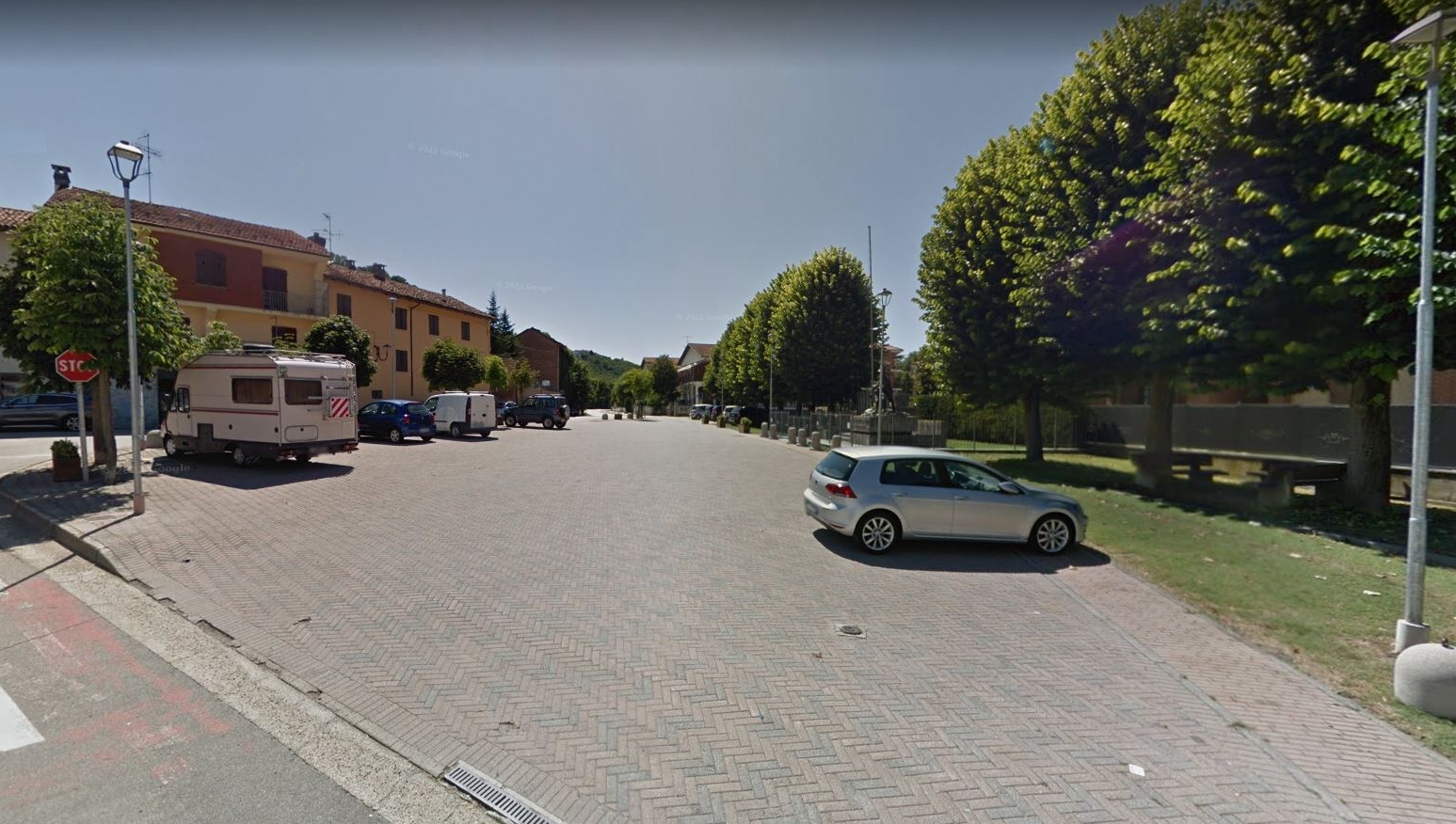 Santa Vittoria d’Alba (Cuneo) – Piazza Bertero – Parcheggio Camper