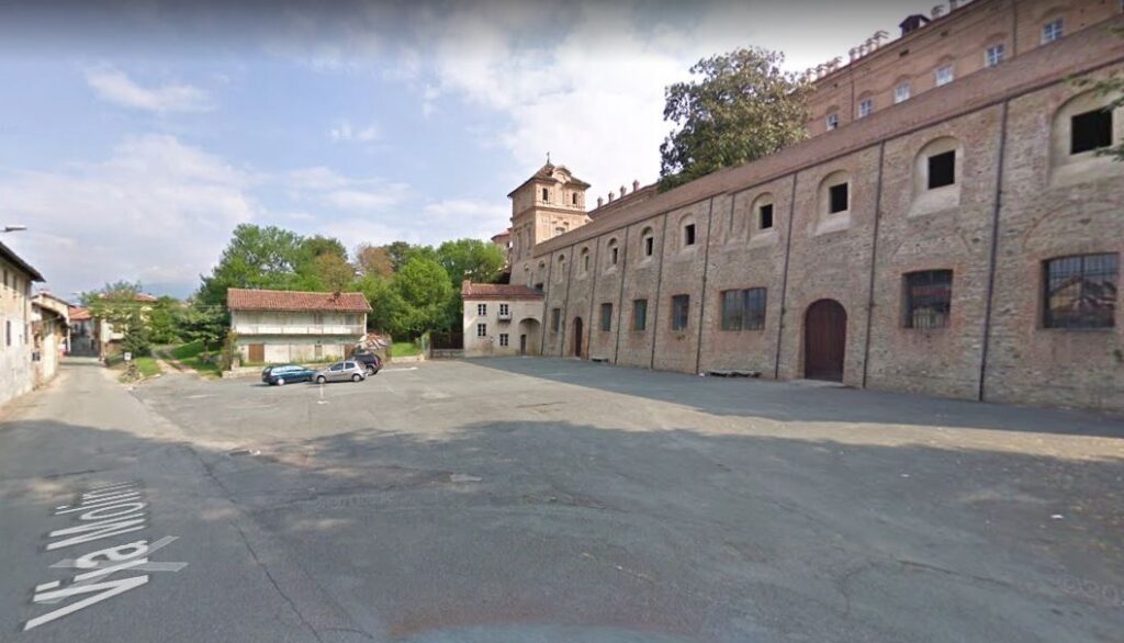 Aglie’ Canavese (Torino) – Piazza Molini 26 – Parcheggio Camper