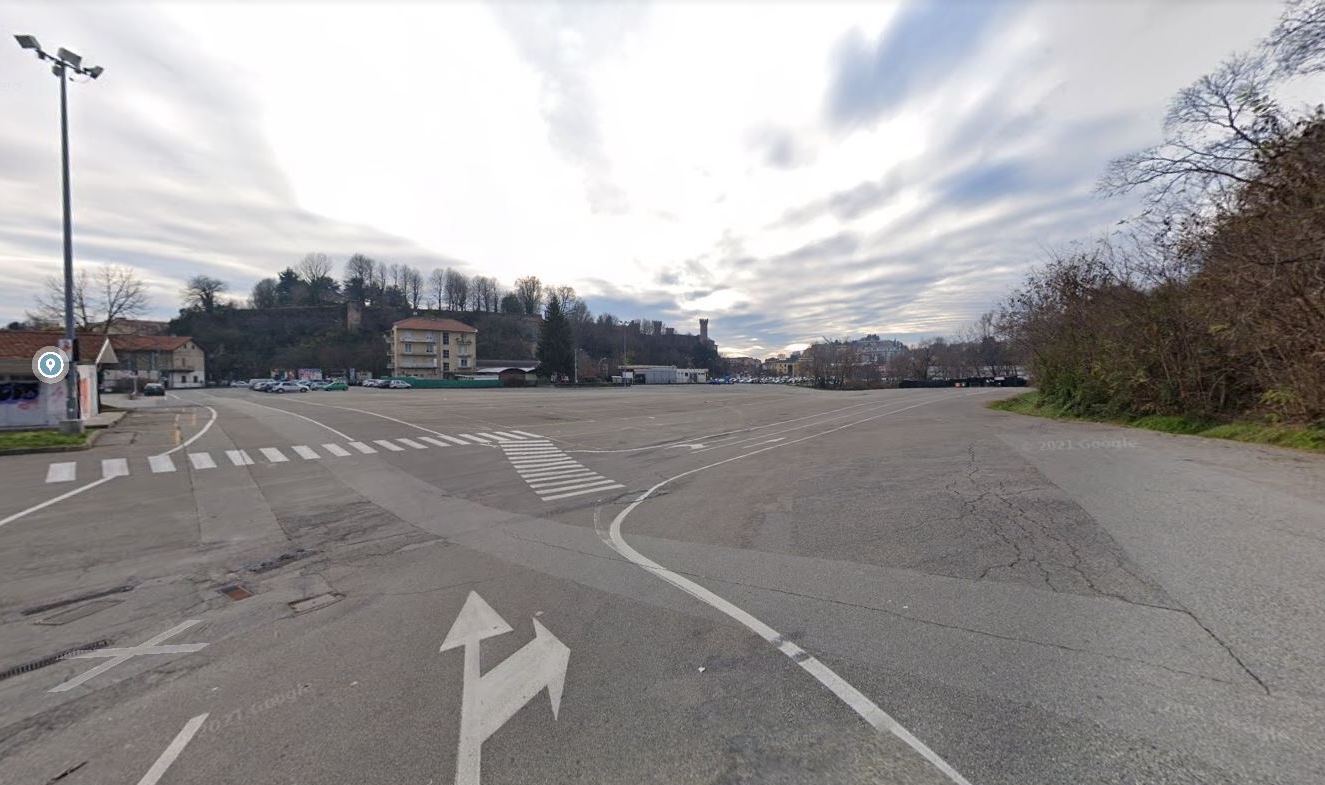 Ivrea (Torino) – Via Circonvallazione – Parcheggio Camper