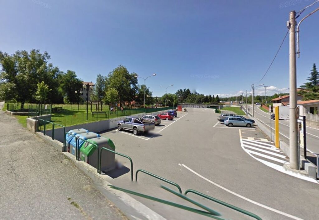 Pavone Canavese (Torino) – Piazza Falcone – Parcheggio Camper